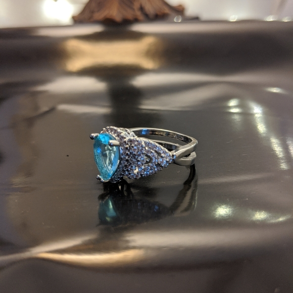 New ring - Picture 2 of 2